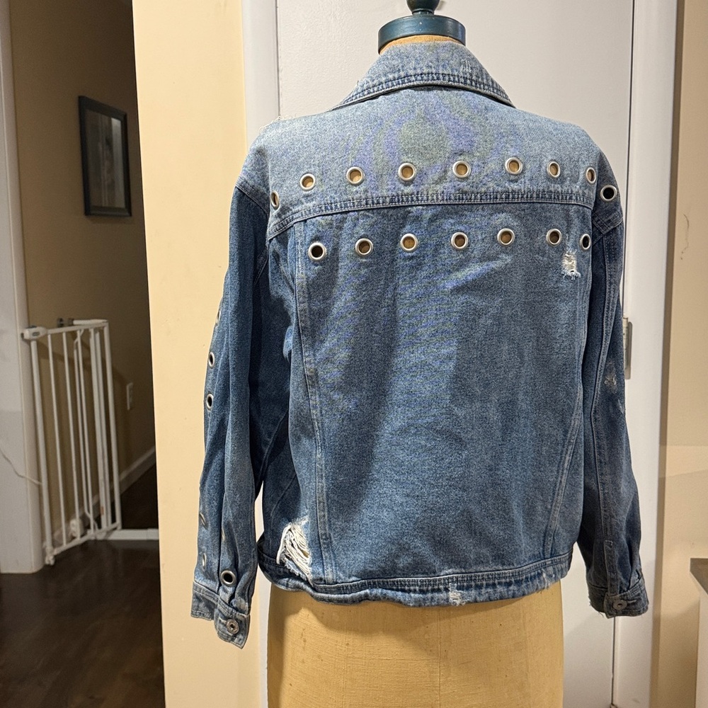 Zara Denim Jacket Distressed - Picture 7 of 12